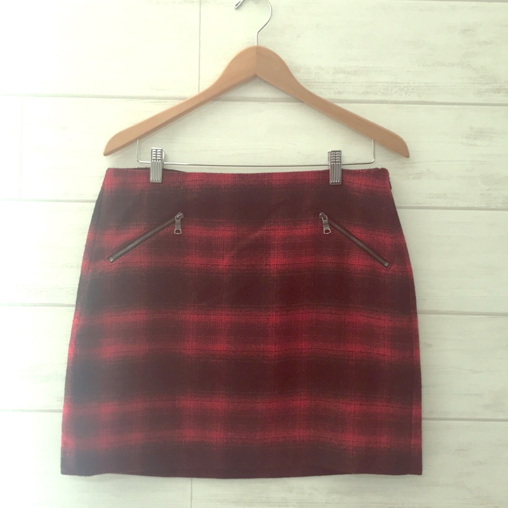 Plaid Banana Republic skirt.